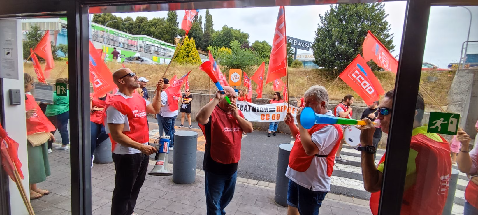 Concentración Decathlon prácticas antisindicais